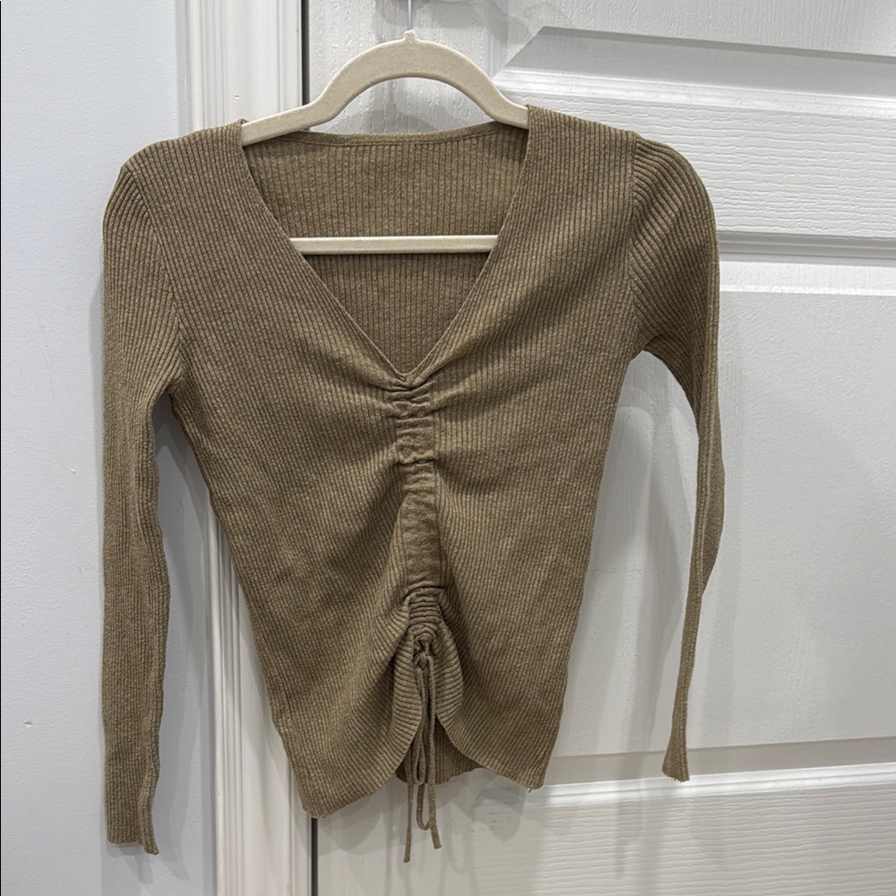 Ribbed Knit V-Neck Sweater in Taupe